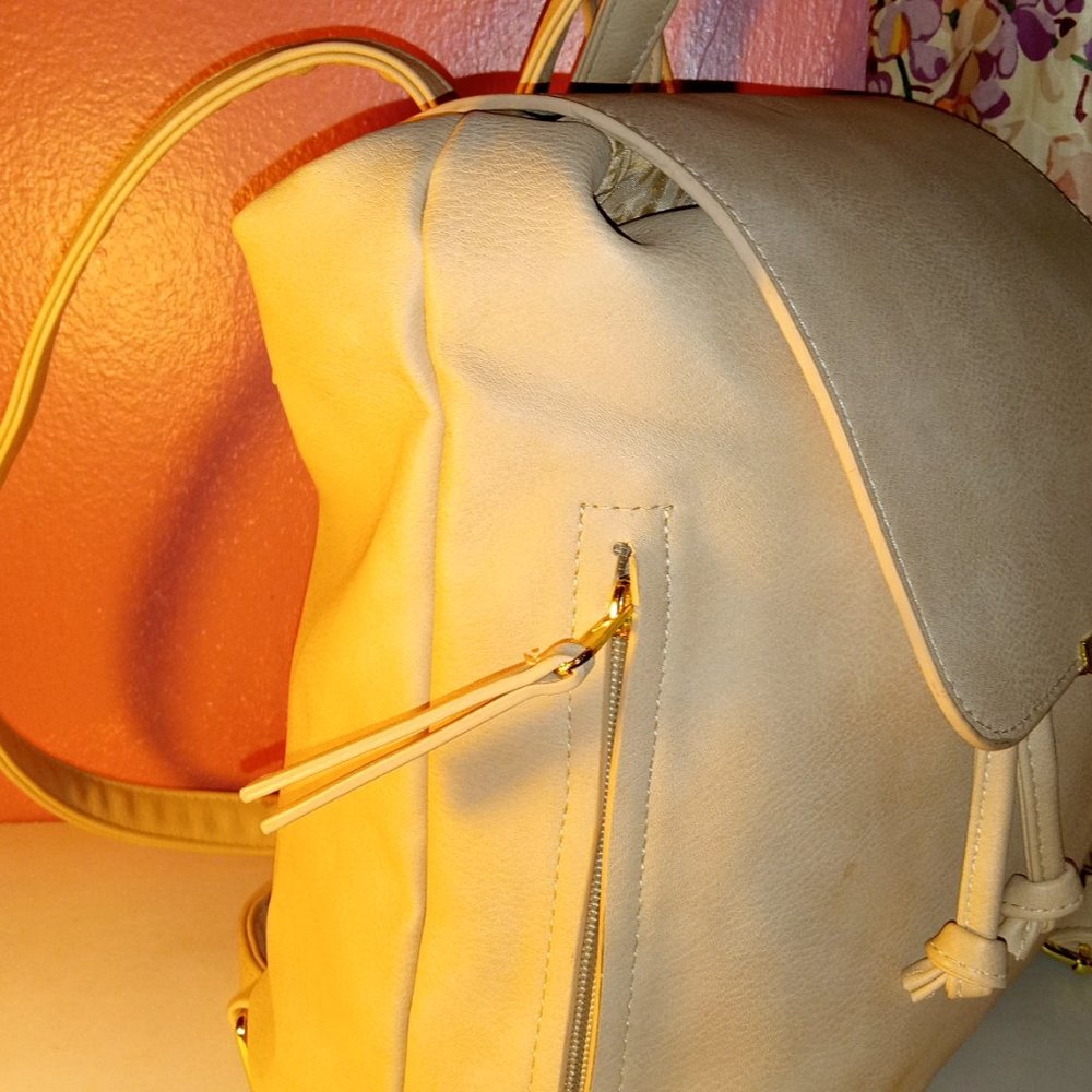 Mossimo Tan Color Drawstring Backpack Trimmed In … - image 8